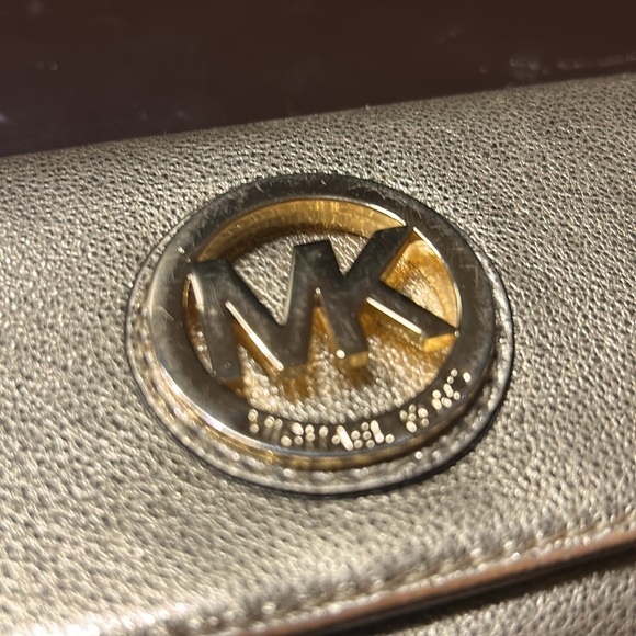 Michael Kors wallet - Picture 2 of 9